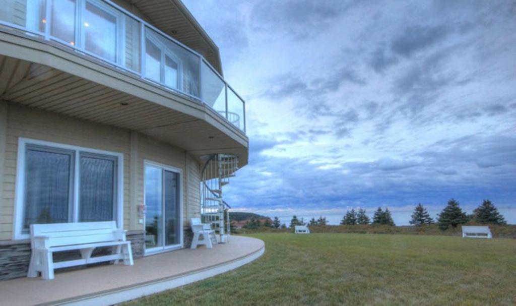 Around The Sea - Cana Da'S Rotating House, Suites & Tours North Rustico Exterior photo