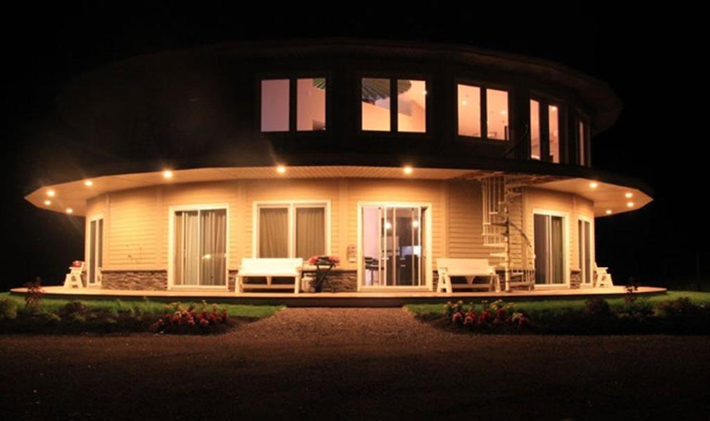 Around The Sea - Cana Da'S Rotating House, Suites & Tours North Rustico Exterior photo
